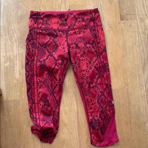 Lululemon knee cropped leggings